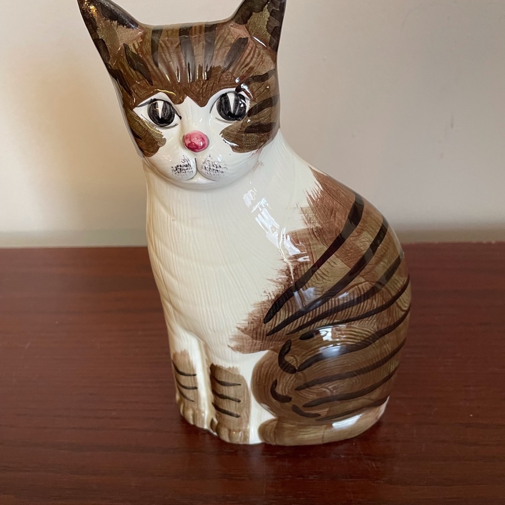1985 Ceramic Cat Figurine 9” tall